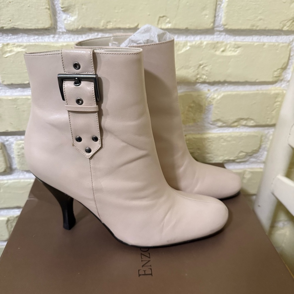 Enzo Angiolini Women's Beige Heeled Boots